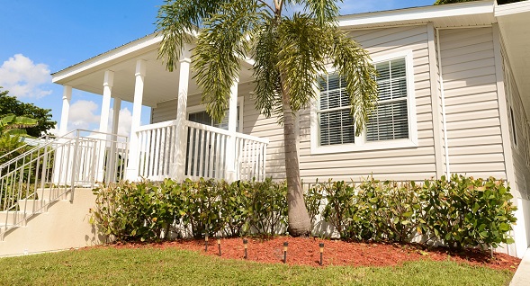 Coffee Meringue Cottage - gorgeous exterior